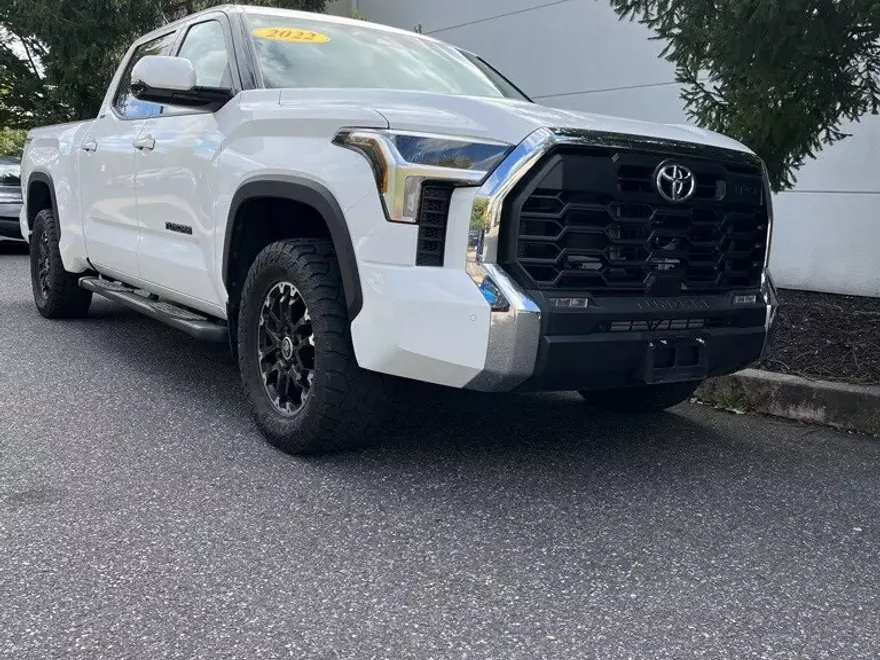 2022 Toyota Tundra SR5 CrewMax photo 1