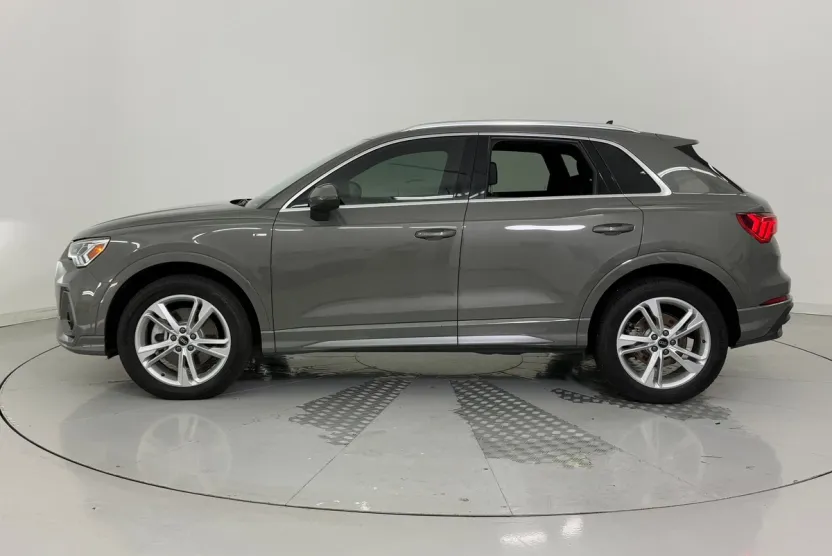 2023 Audi Q3 S line Premium Plus photo 1