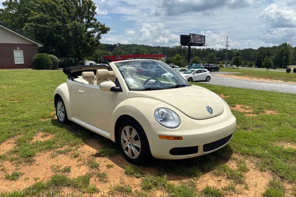2009 Volkswagen Beetle Convertible photo 1