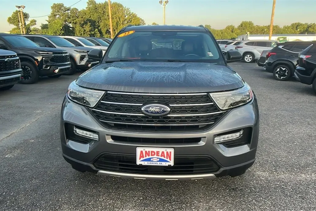 2022 Ford Explorer XLT photo 1