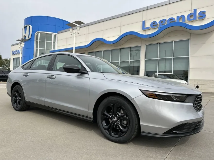 2025 Honda Accord 1.5T photo 1