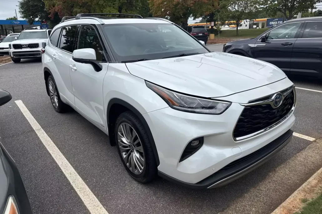 2022 Toyota Highlander Hybrid Platinum photo 1