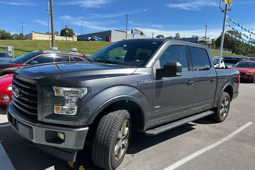 2017 Ford F-150 XLT photo 1