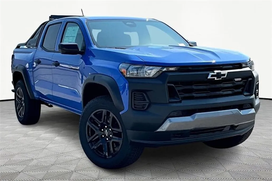 2025 Chevrolet Colorado Trail Boss photo 1