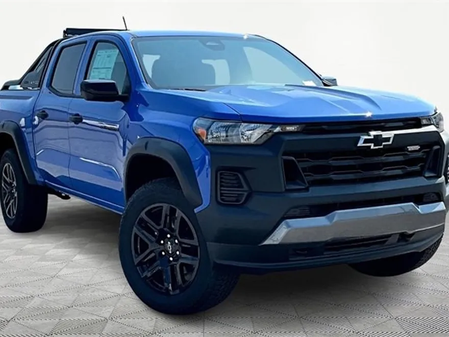 2025 Chevrolet Colorado Trail Boss photo 1