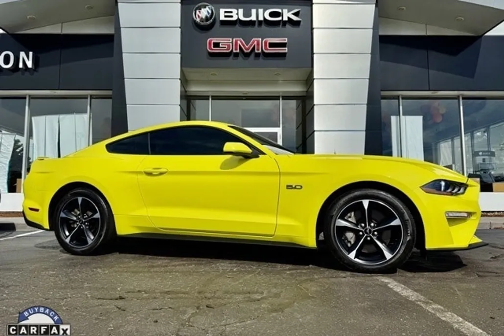 2021 Ford Mustang GT photo 1
