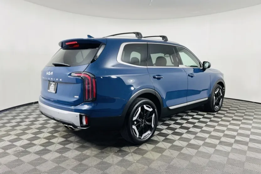2023 Kia Telluride EX photo 1