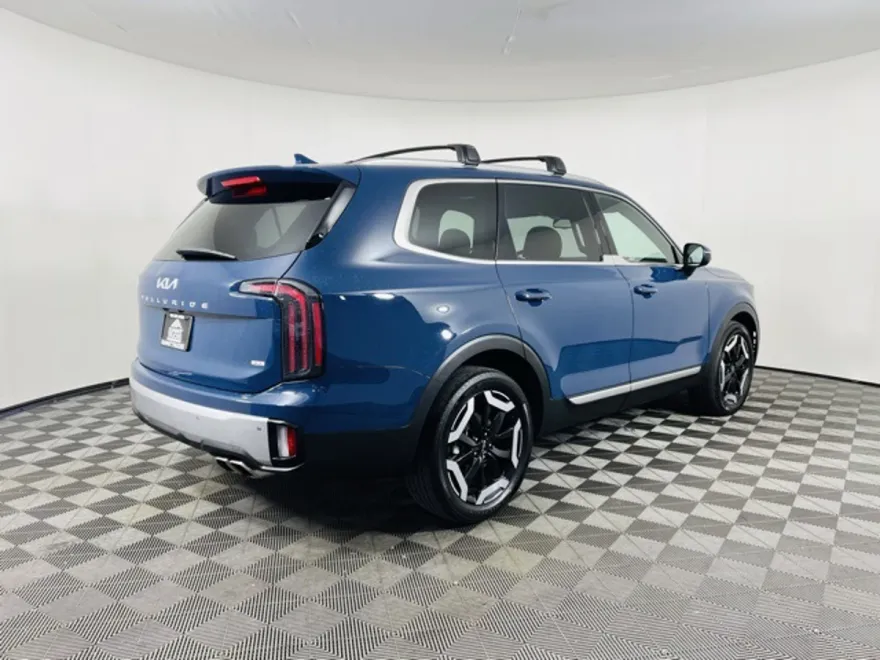 2023 Kia Telluride EX photo 1