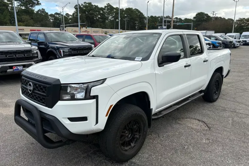 2022 Nissan Frontier S photo 1