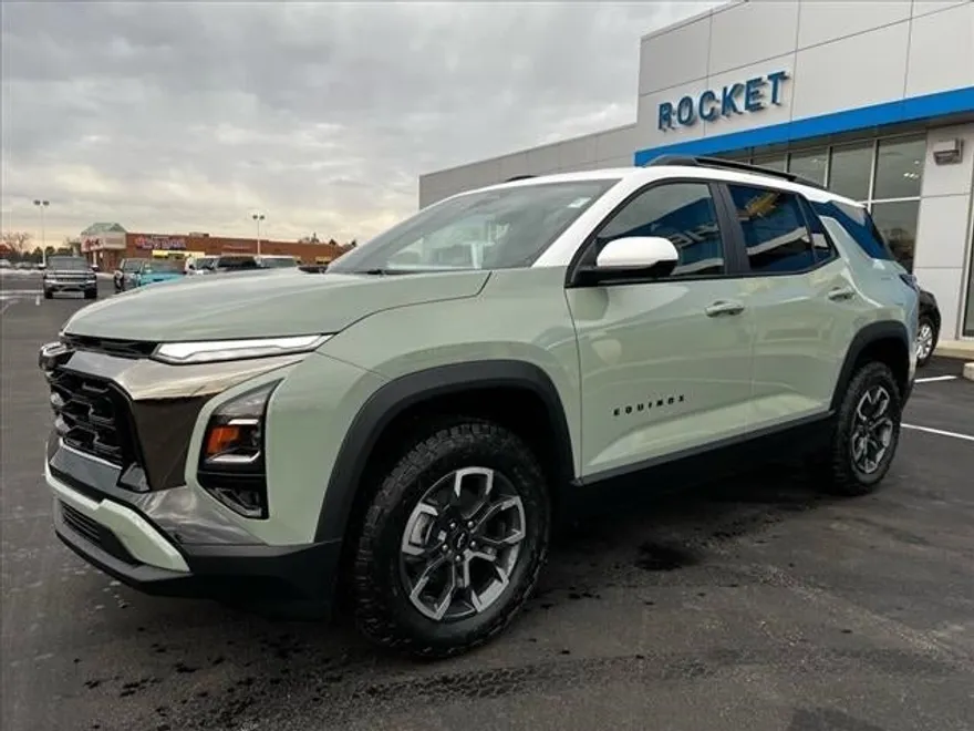 2025 Chevrolet Equinox ACTIV photo 1