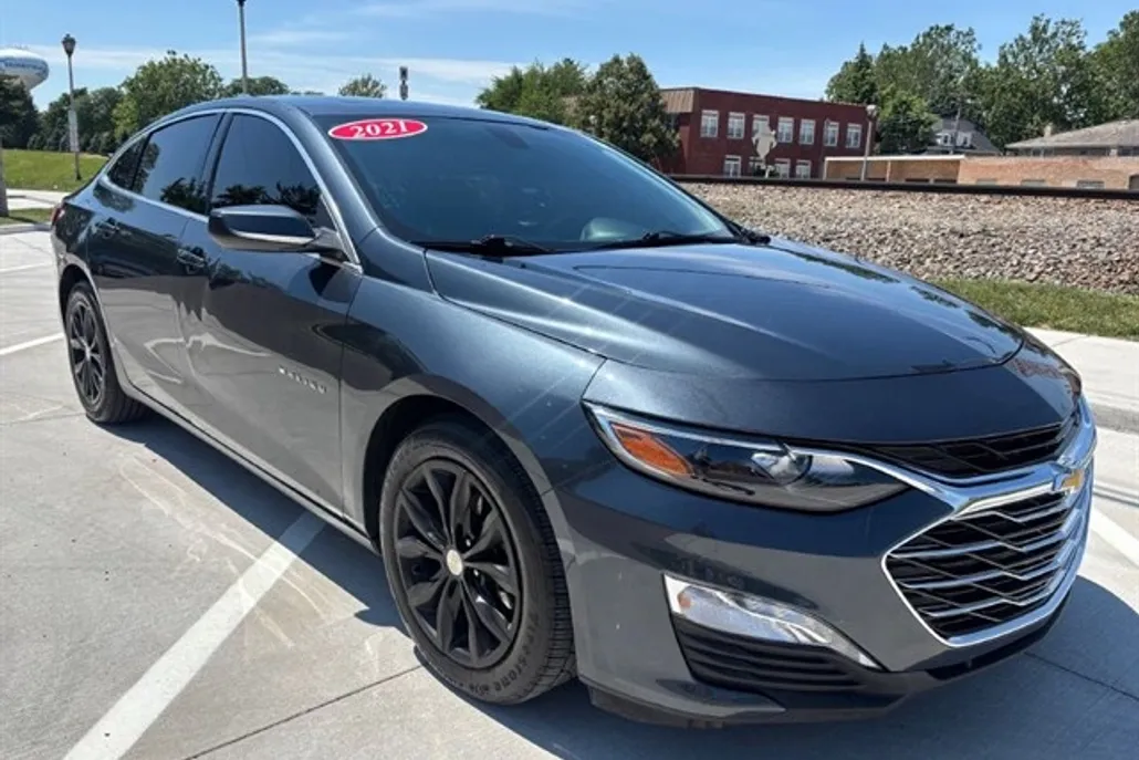 2021 Chevrolet Malibu 1LT photo 1