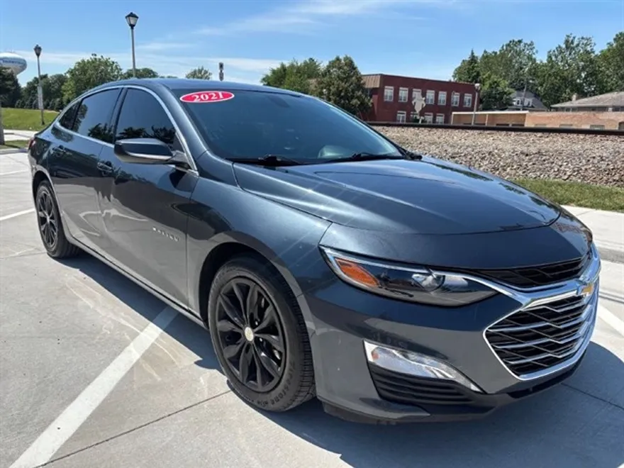 2021 Chevrolet Malibu 1LT photo 1