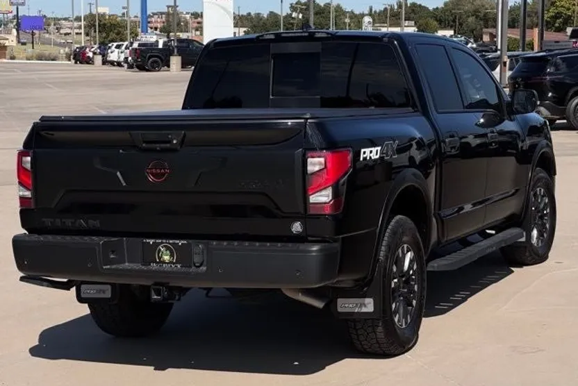 2024 Nissan Titan PRO-4X photo 1
