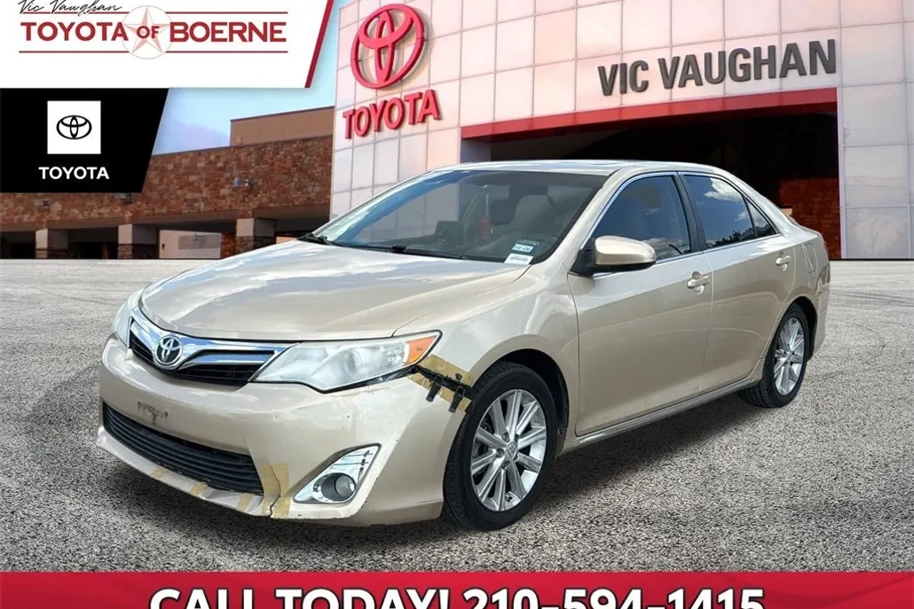 2012 Toyota Camry XLE photo 1