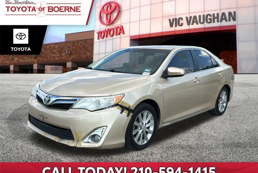 2012 Toyota Camry XLE photo 1