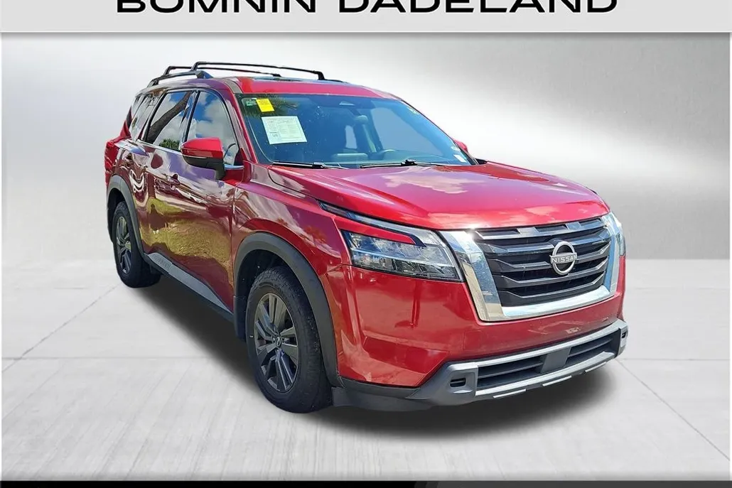 2022 Nissan Pathfinder SV photo 1