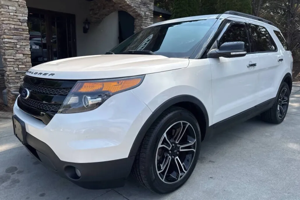 2014 Ford Explorer Sport photo 1