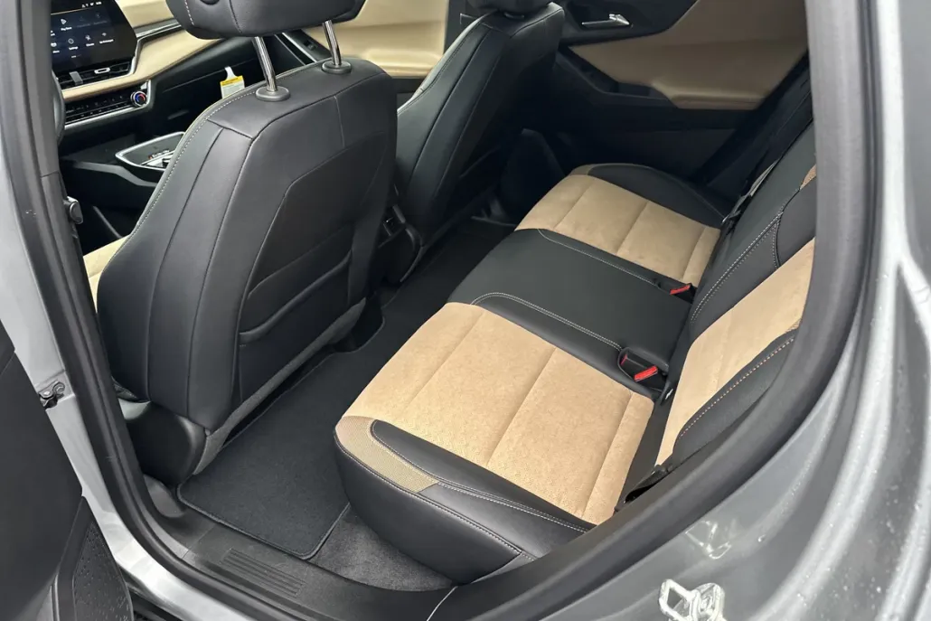 2025 Chevrolet Equinox ACTIV photo 1