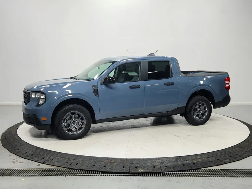 2025 Ford Maverick XLT photo 1