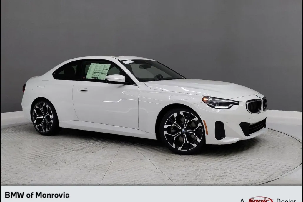 2025 Bmw 230i Coupe photo 1