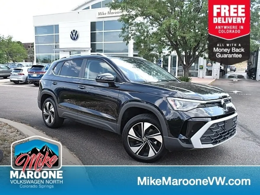 2025 Volkswagen Taos SE photo 1