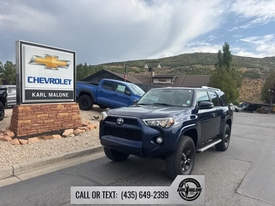 2017 Toyota 4Runner SR5 Premium photo 1