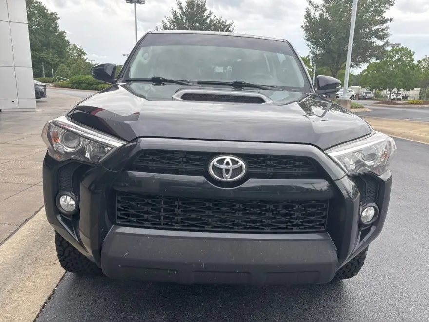 2018 Toyota 4Runner TRD Off-Road Premium photo 1