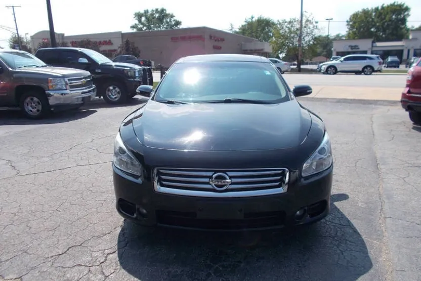 2014 Nissan Maxima SV photo 1