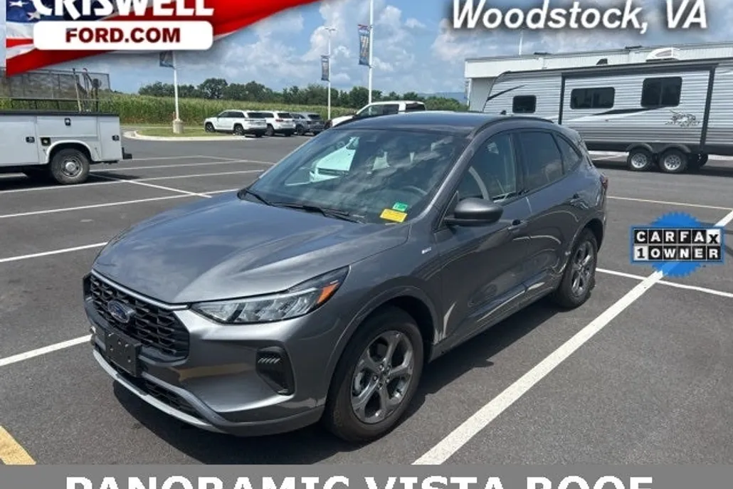 2024 Ford Escape ST-Line photo 1