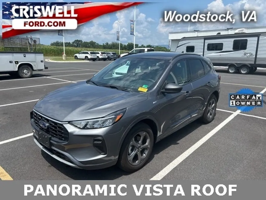 2024 Ford Escape ST-Line photo 1