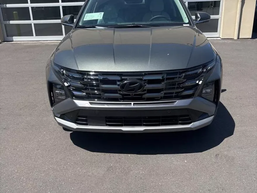 2025 Hyundai Tucson Hybrid Limited photo 1