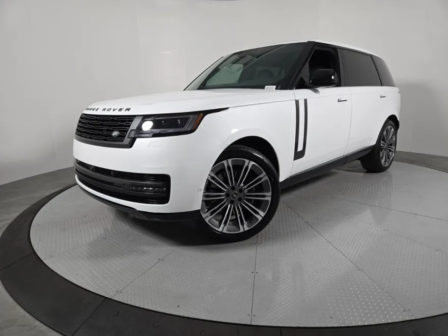 2025 Land Rover Range Rover SE photo 1