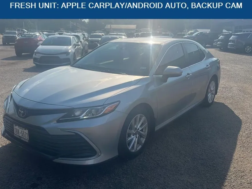 2023 Toyota Camry LE photo 1