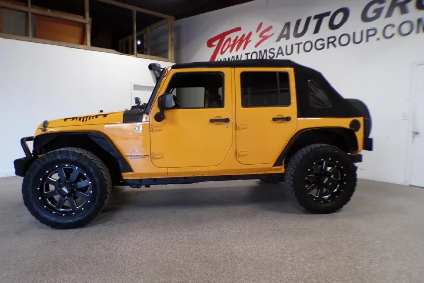 2012 Jeep Wrangler Sahara photo 1