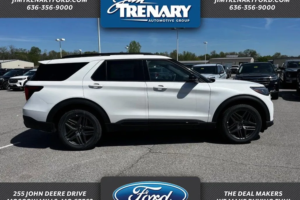 2025 Ford Explorer ST-Line photo 1