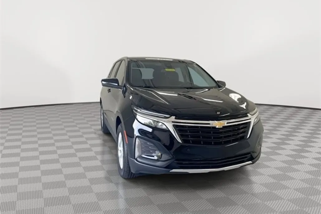 2022 Chevrolet Equinox LT photo 1