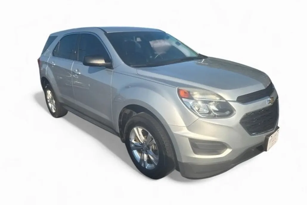 2017 Chevrolet Equinox LS photo 1