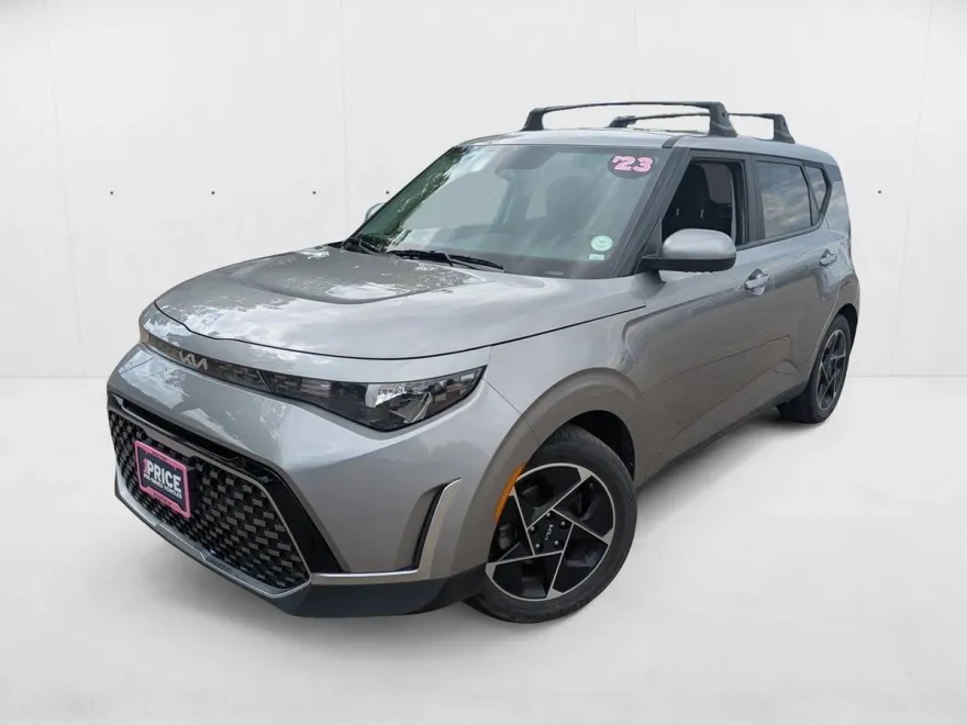 2023 Kia Soul EX photo 1