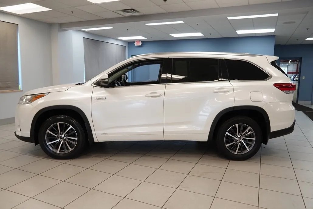 2018 Toyota Highlander Hybrid XLE photo 1