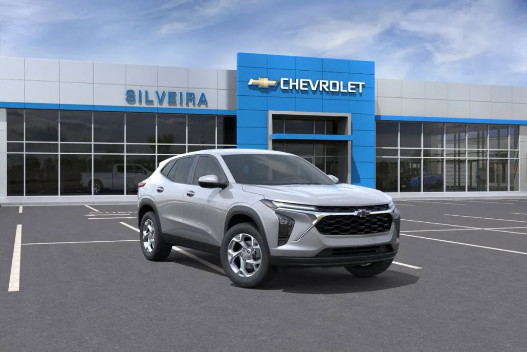 2025 Chevrolet Trax LS photo 1