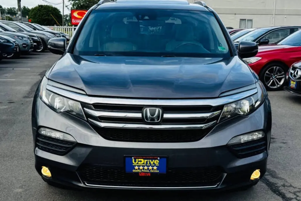 2016 Honda Pilot Elite photo 1