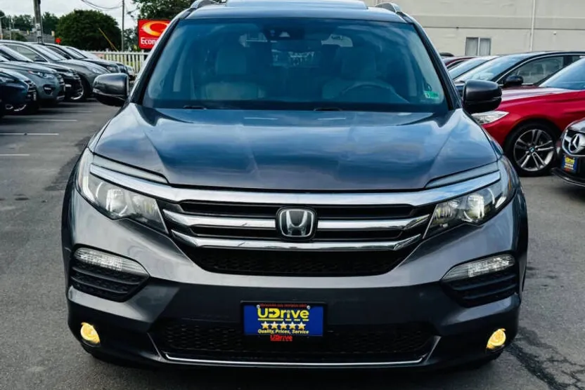 2016 Honda Pilot Elite photo 1