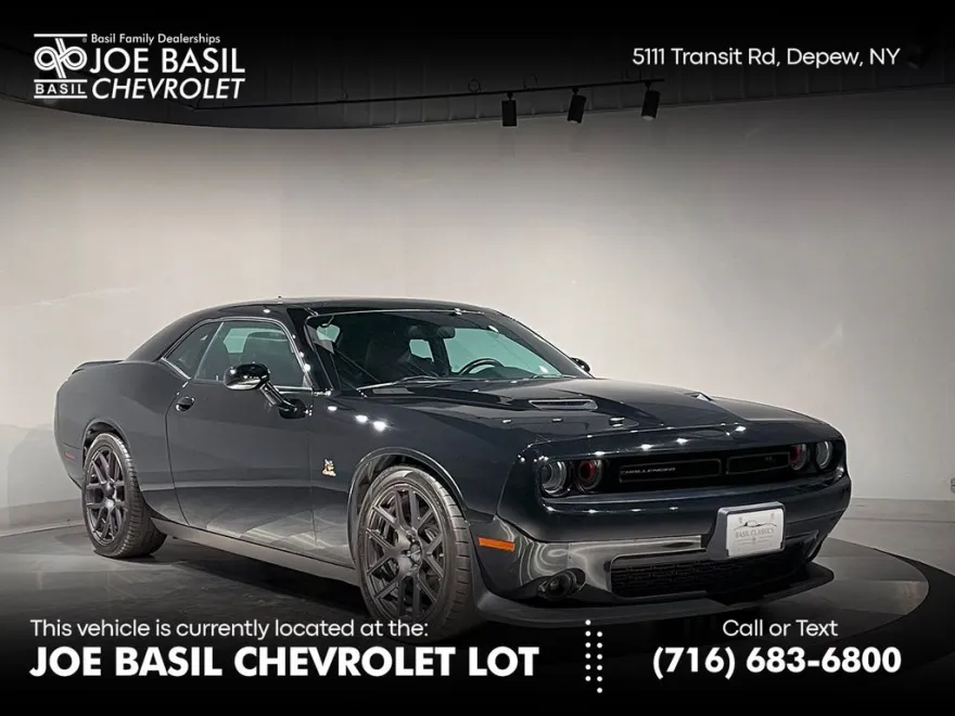 2016 Dodge Challenger R/T Scat Pack photo 1