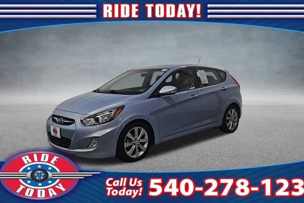 2013 Hyundai Accent SE photo 1