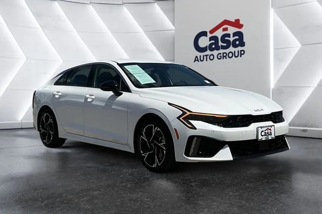 2025 Kia K5 GT-Line photo 1