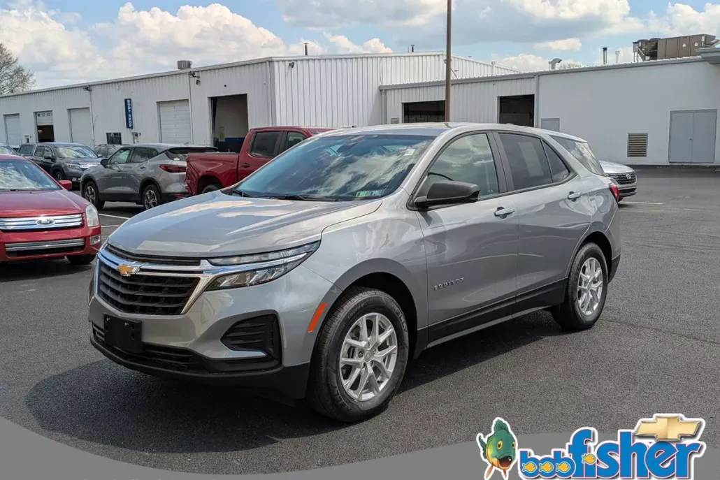 2023 Chevrolet Equinox LS photo 1
