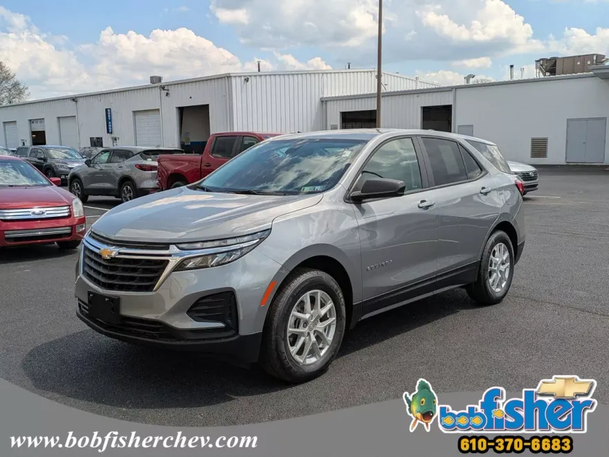 2023 Chevrolet Equinox LS photo 1