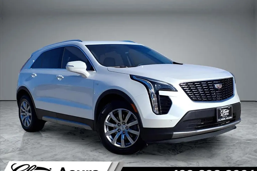 2022 Cadillac XT4 Premium Luxury photo 1