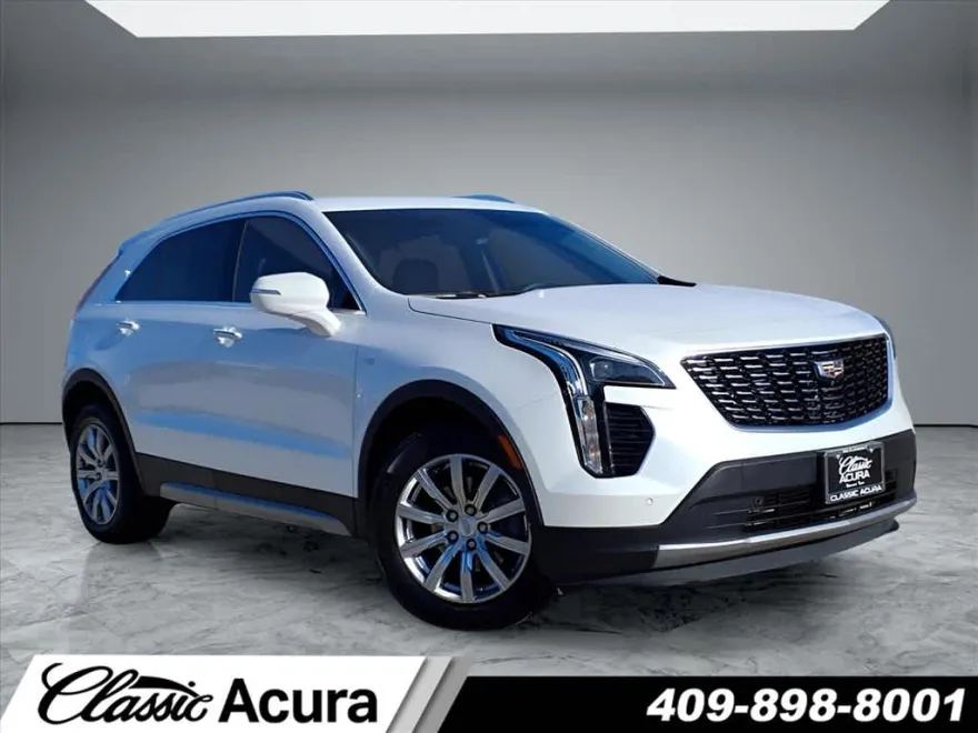 2022 Cadillac XT4 Premium Luxury photo 1