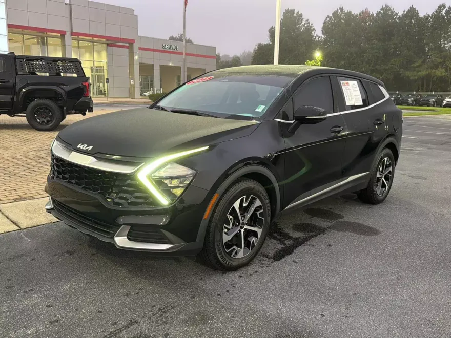 2023 Kia Sportage EX photo 1